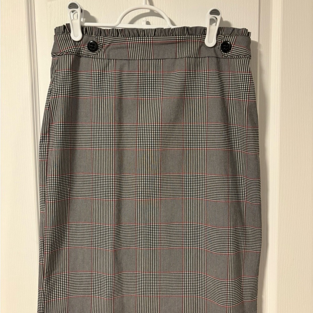 Stylish Gray Plaid Skirt